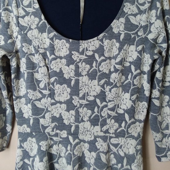 Lauren Conrad Dress Floral Print Sz Small 3/4 sleev - Picture 3 of 9